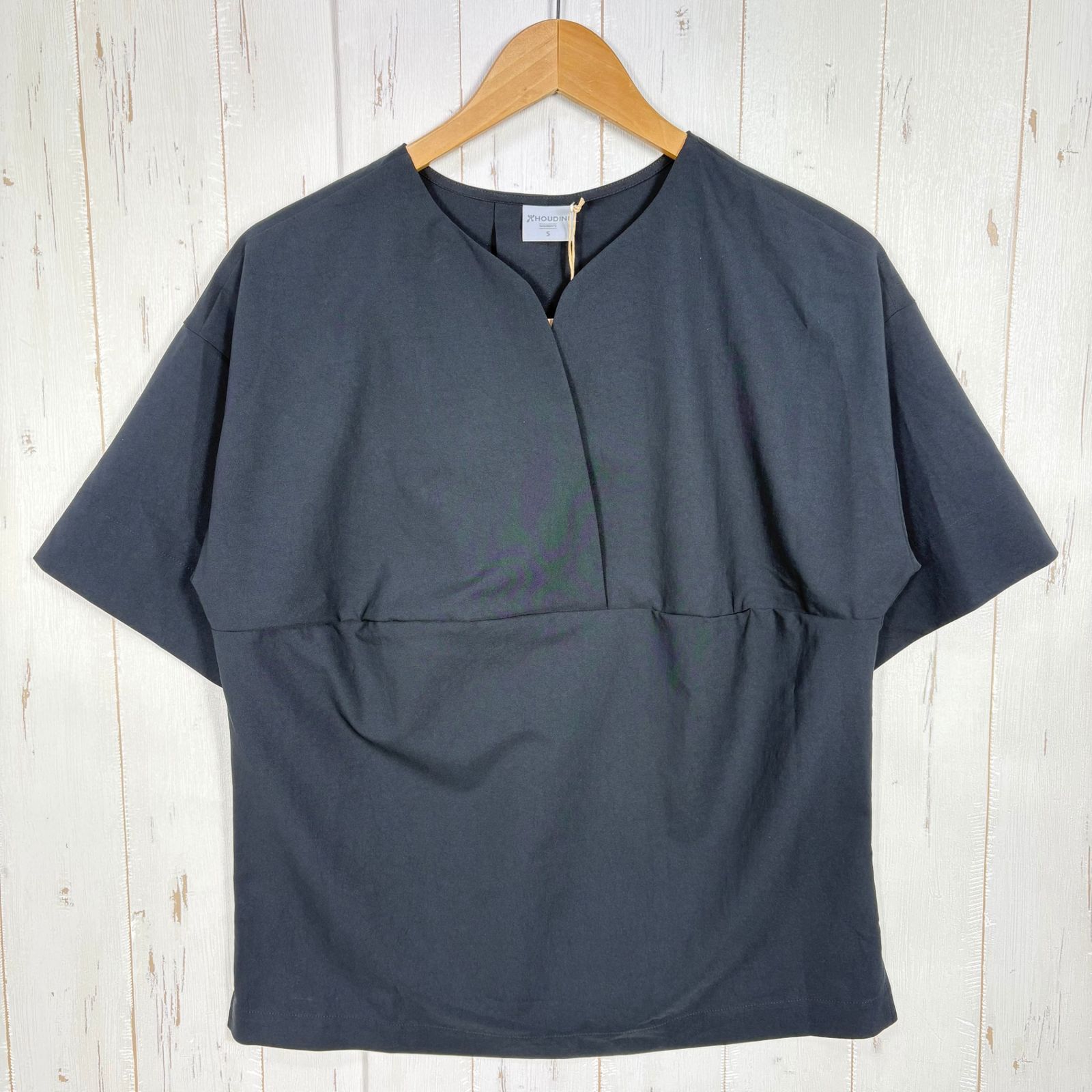 ✉️Women's S ブラック系 Houdini ( フーディニ ) W's コスモ トップ W's Cosmo Top 138724 True Black z00058220 True Black 化繊 ショートスリーブTシャツ クルーネック