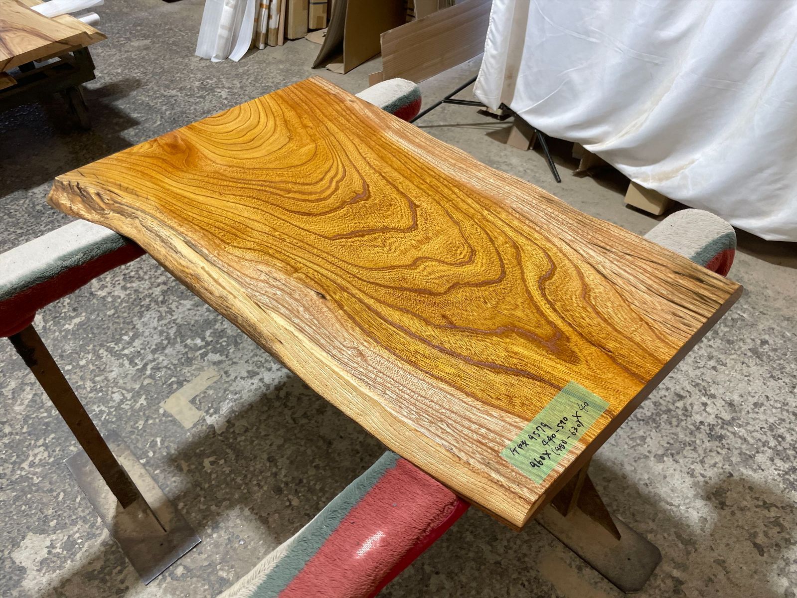ケヤキ9579 欅 一枚板無垢 乾燥材 960x440-570x40mm ローテーブル