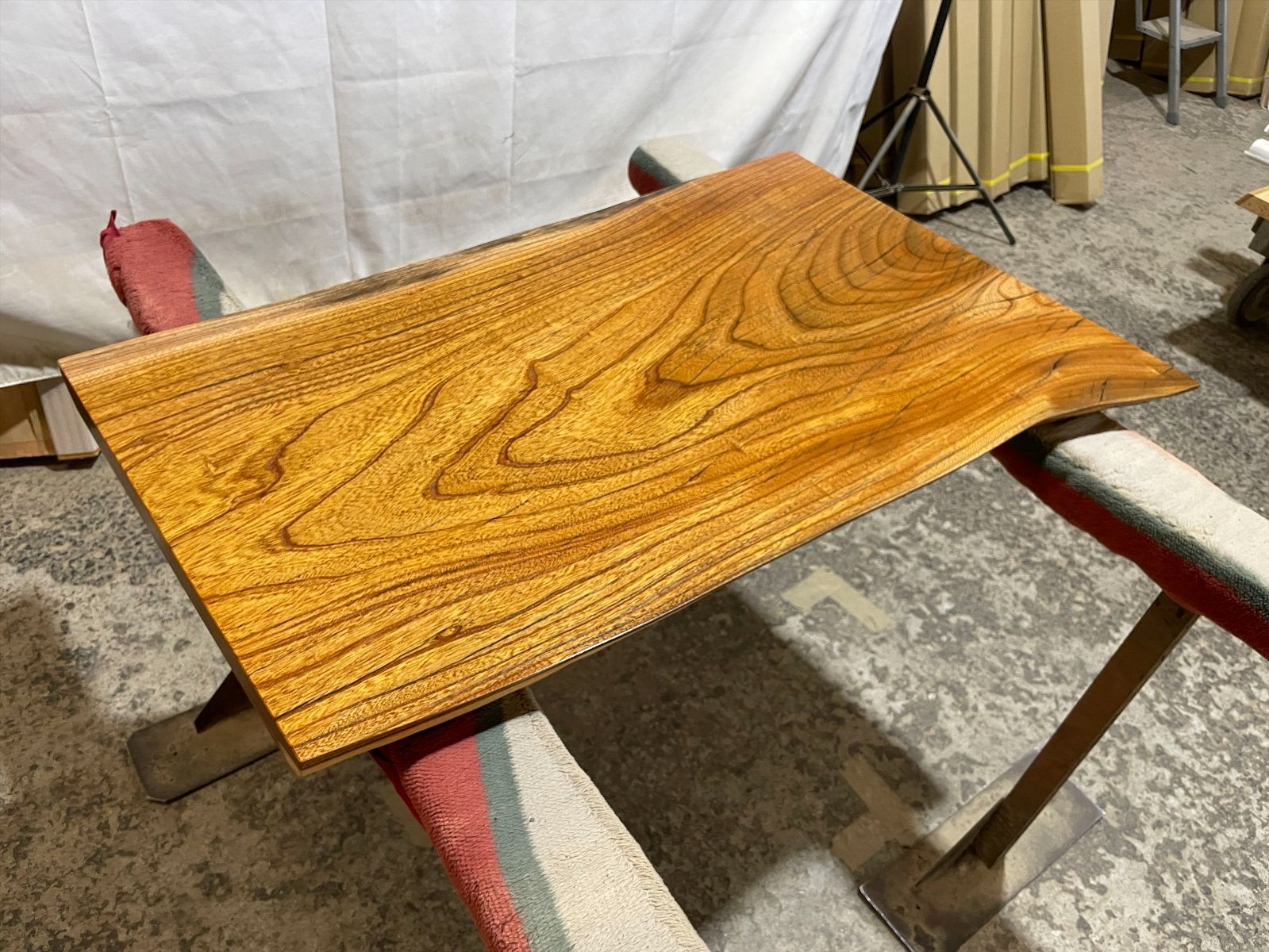 ケヤキ9579 欅 一枚板無垢 乾燥材 960x440-570x40mm ローテーブル