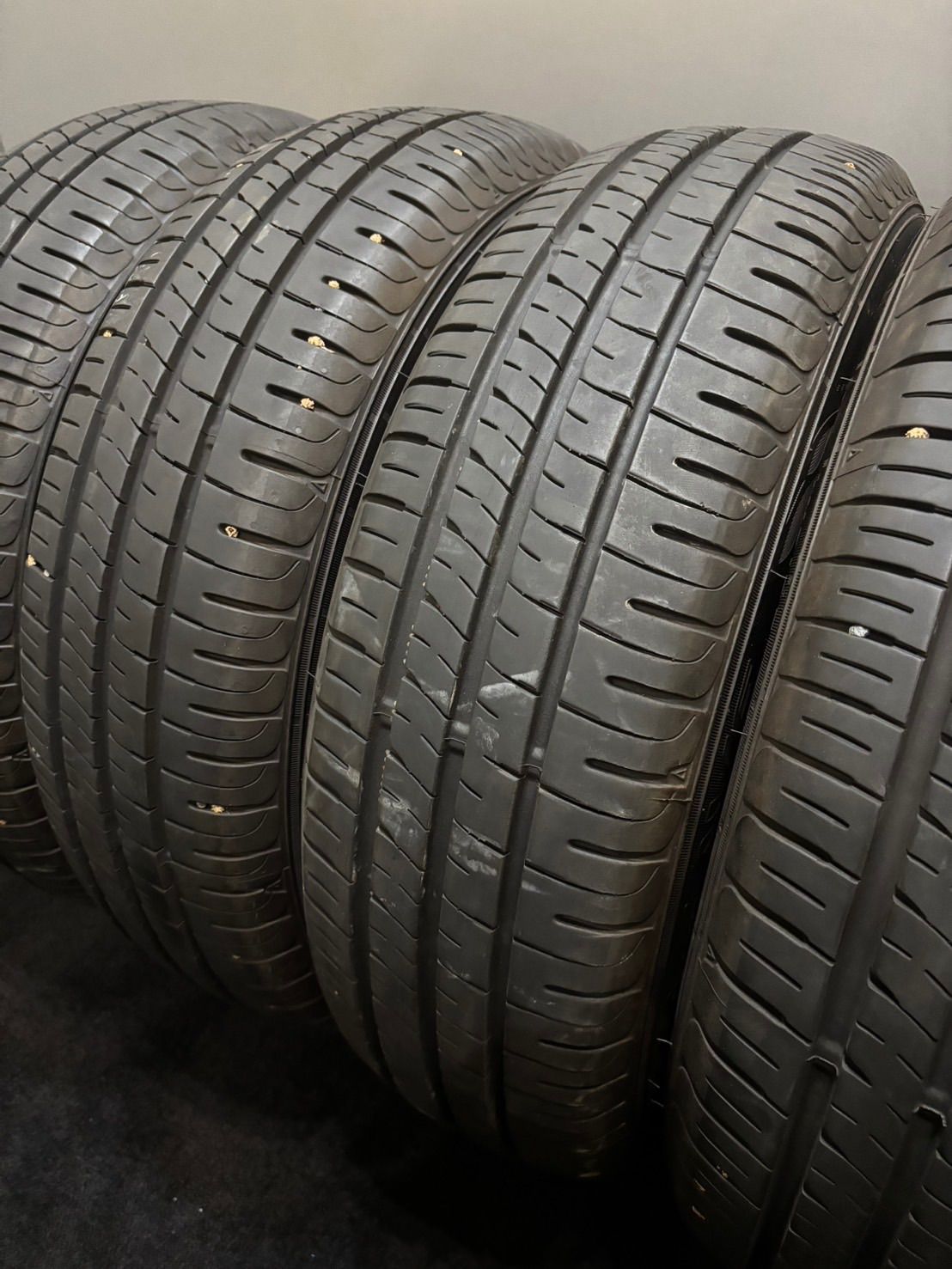 ★185/65R15 DUNLOP/ENASAVE EC204 25年製 夏タイヤ サマータイヤ 4本 ダンロップ エナセーブ アクア ヤリス シエンタ フリード (3-M160)