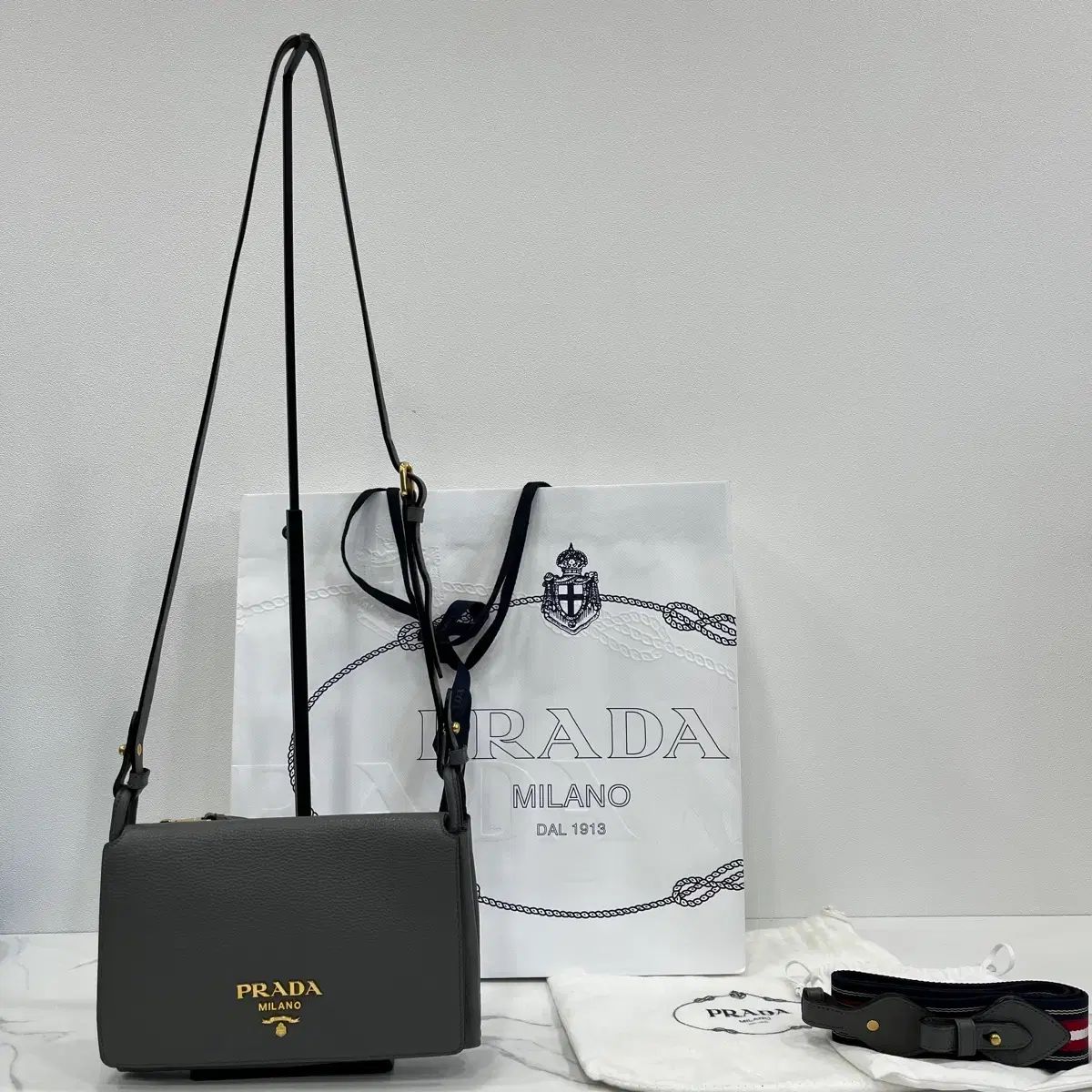 正規品 PRADA プラダ ヴィテロ ダイノ フラップ クロスバッグ メッセンジャーバッグ