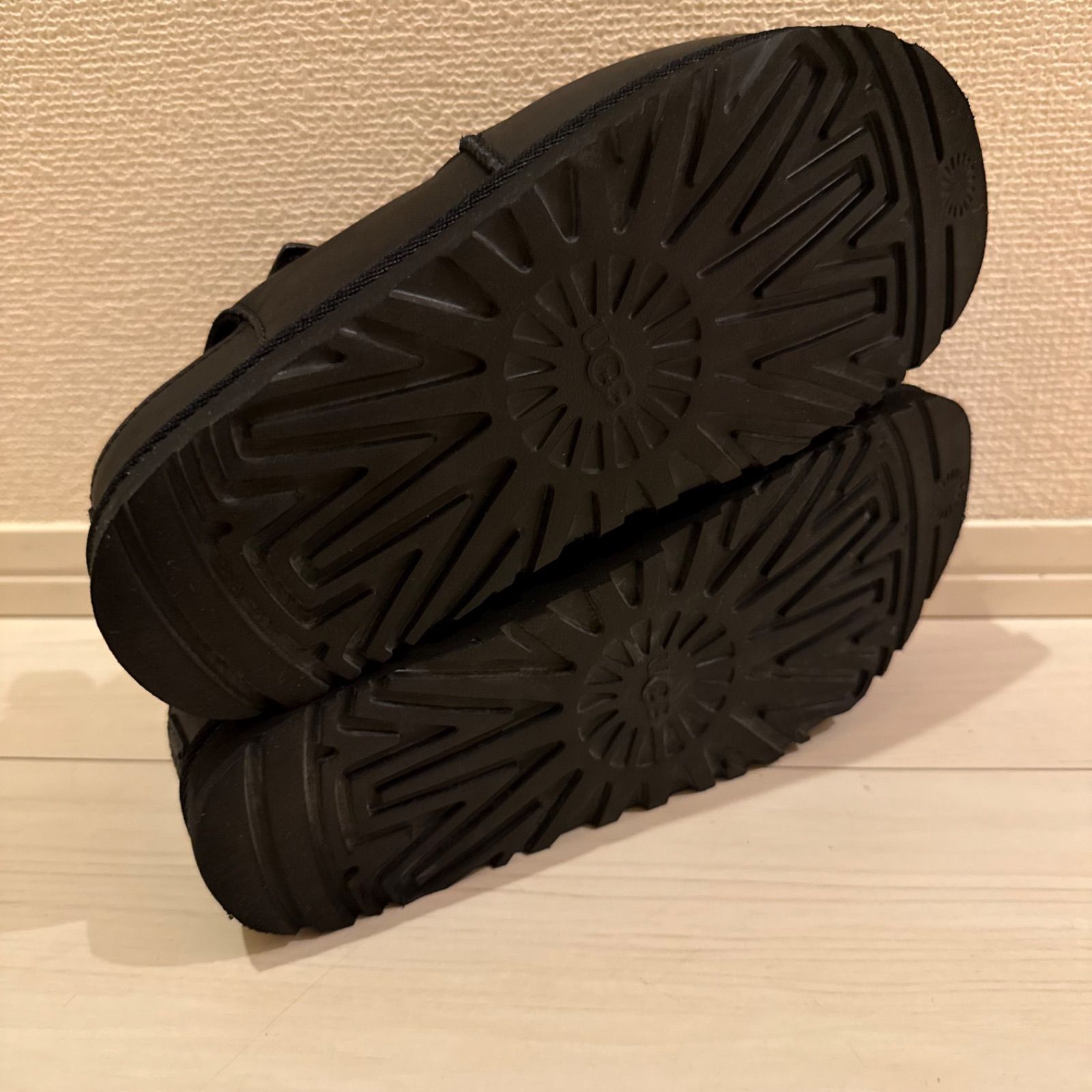 クーポンあり！】UGG Goldenstar Hi BLACK アグ ゴールデンスターハイ