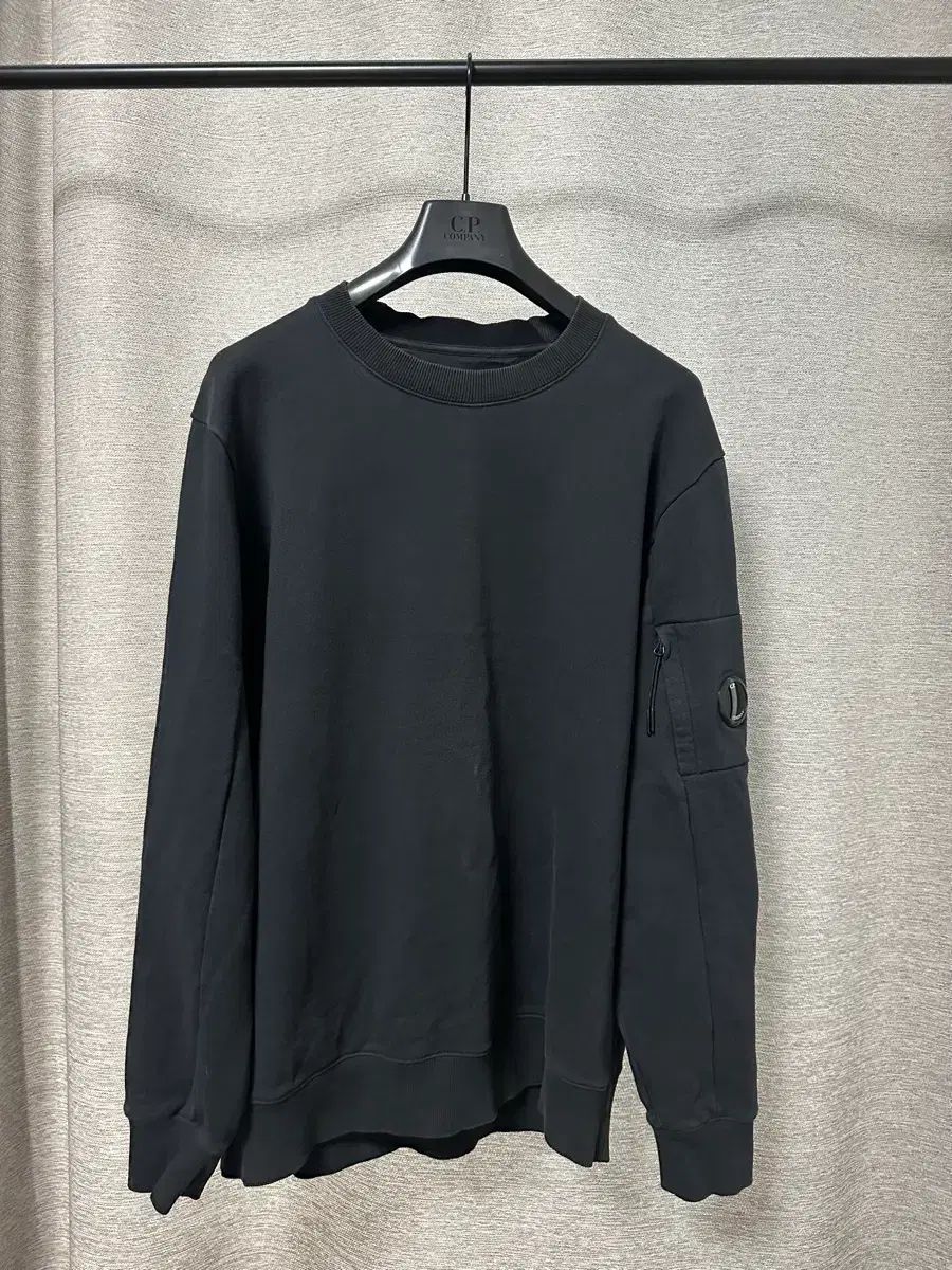C.P. COMPANY シーピーカンパニー レンズワッペン スウェット ブラック (XL)