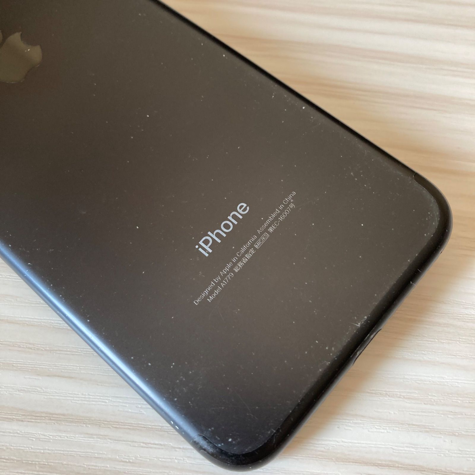 iPhone7 32GB BLACK バッテリー93% SIMフリー - メルカリ