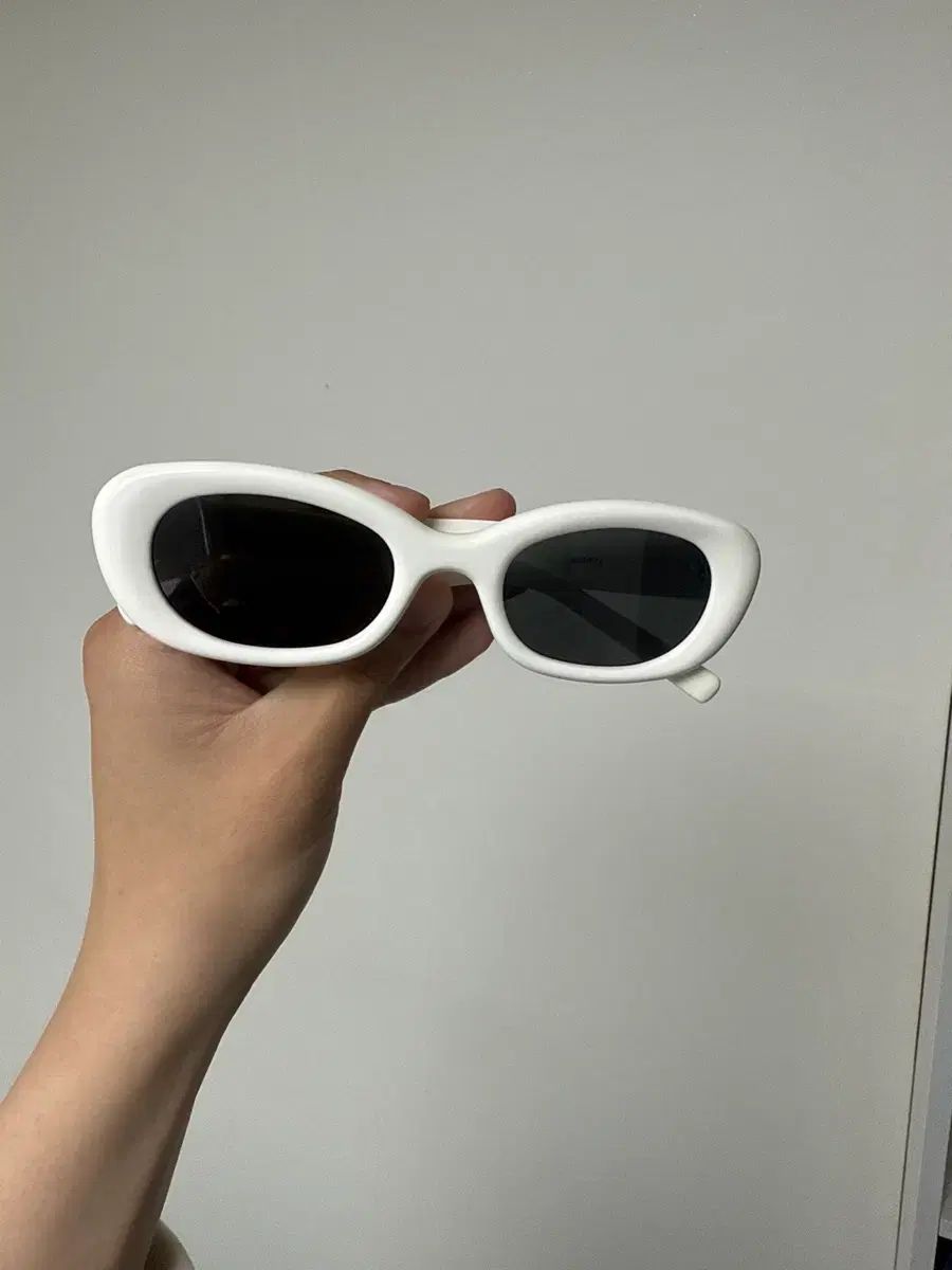 ジェントルモンスター x Maison Margiela MM004 白 ブラック 24,027円