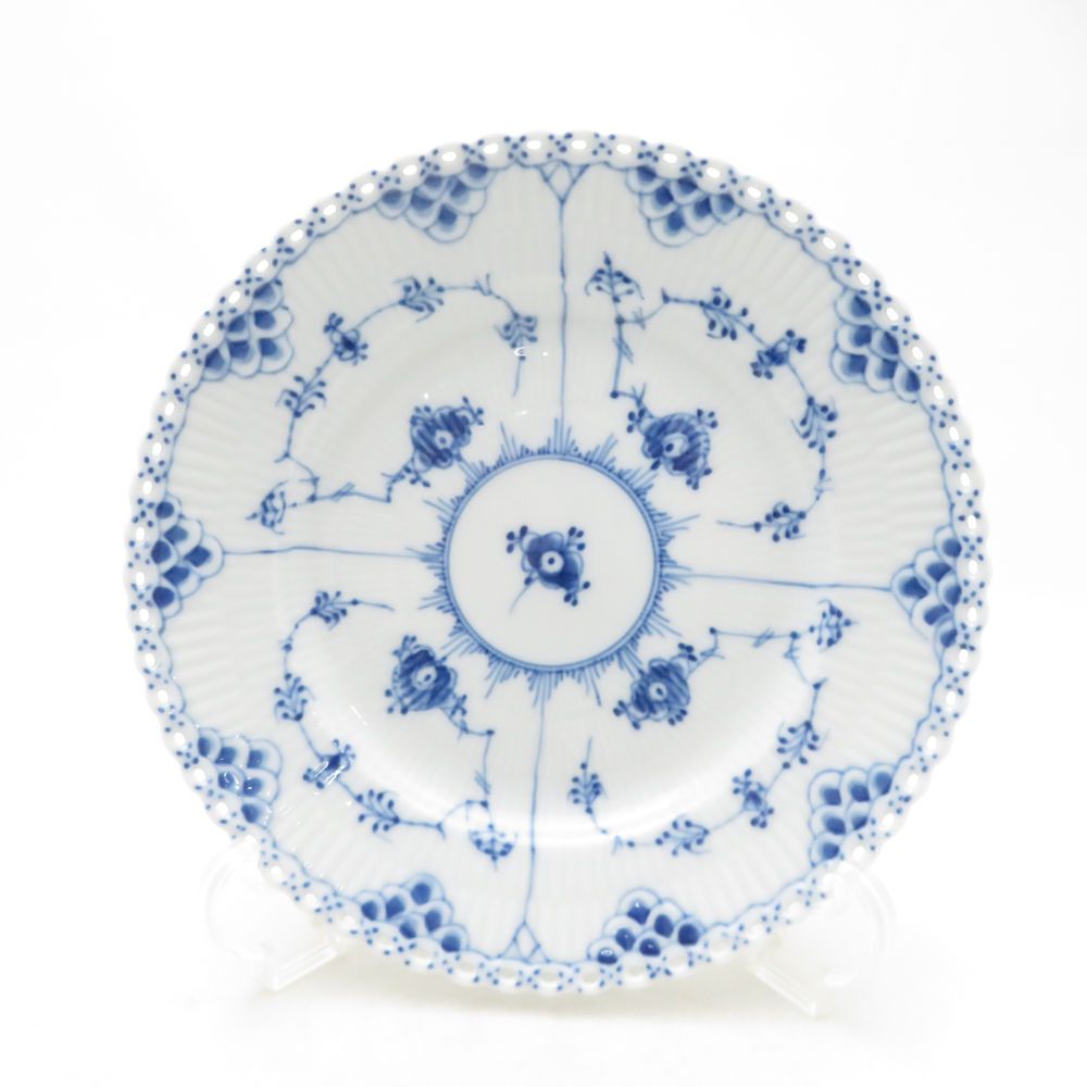 美品 ROYAL COPENHAGEN ロイヤルコペンハーゲン ブルーフルーテッドフルレース 中皿 19cmプレート パン ケーキ デザート SM5173V2