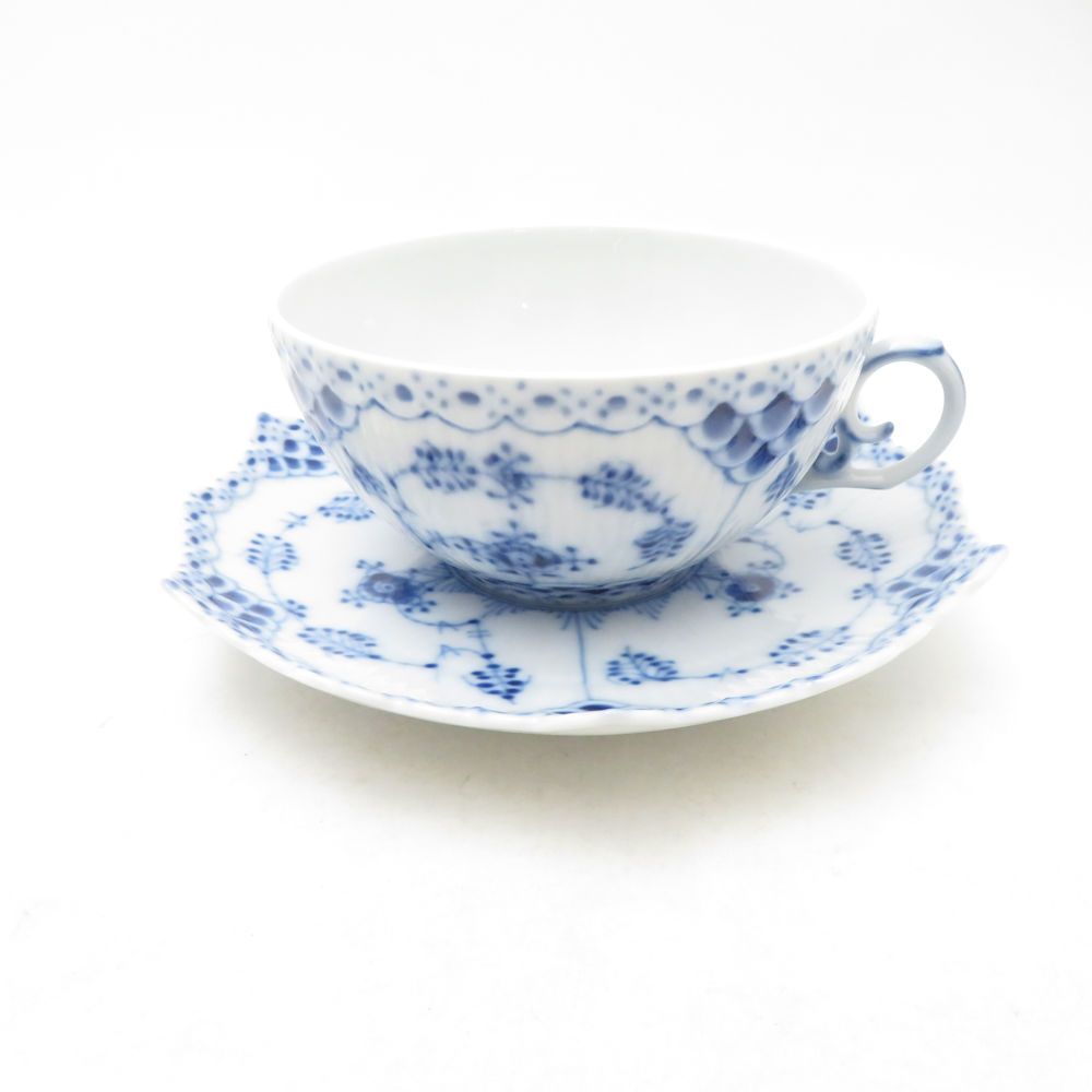 美品 ROYAL COPENHAGEN ロイヤルコペンハーゲン ブルーフルーテッドフルレース ティーカップ＆ソーサー デンマーク製 SC11126G1