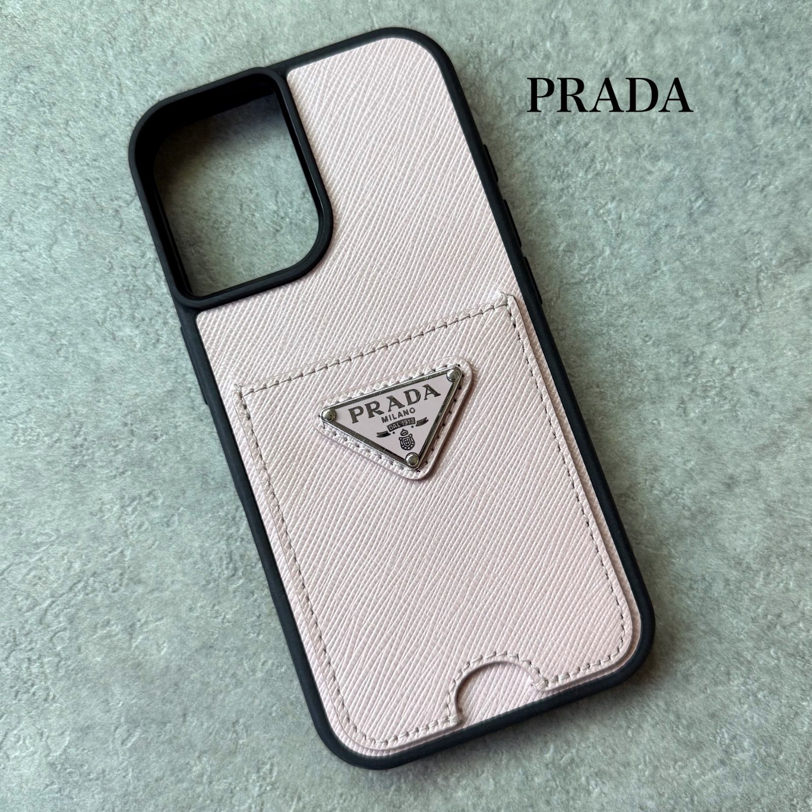 PRADA プラダ iPhone 16 ケース 三角ロゴ サフィアーノレザーカード 