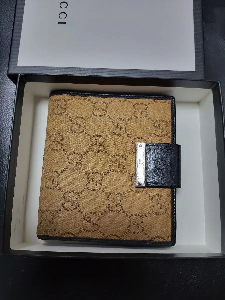 グッチ GG ロゴ 二つ折り財布 ブラウン系
