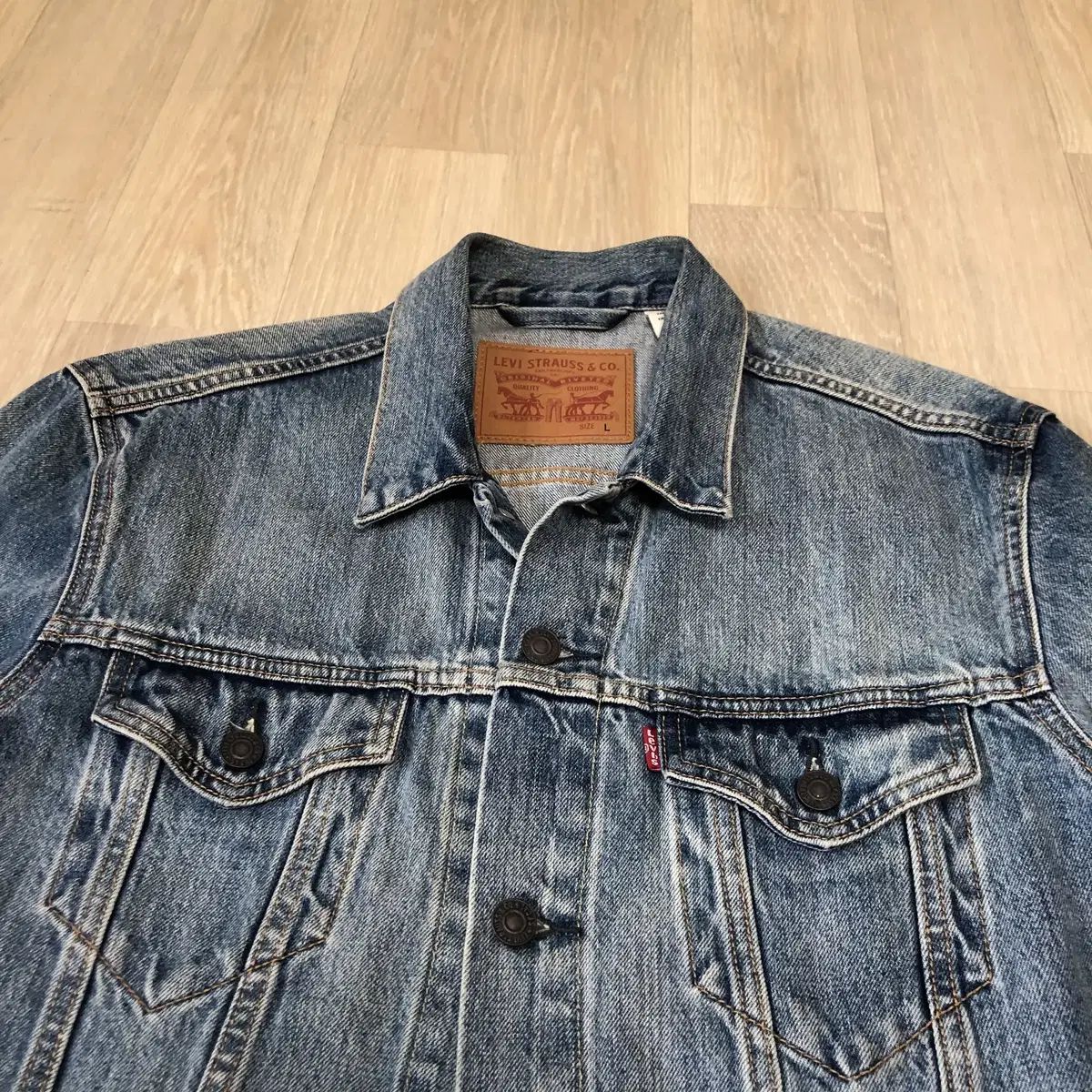 L) リーバイス Levi