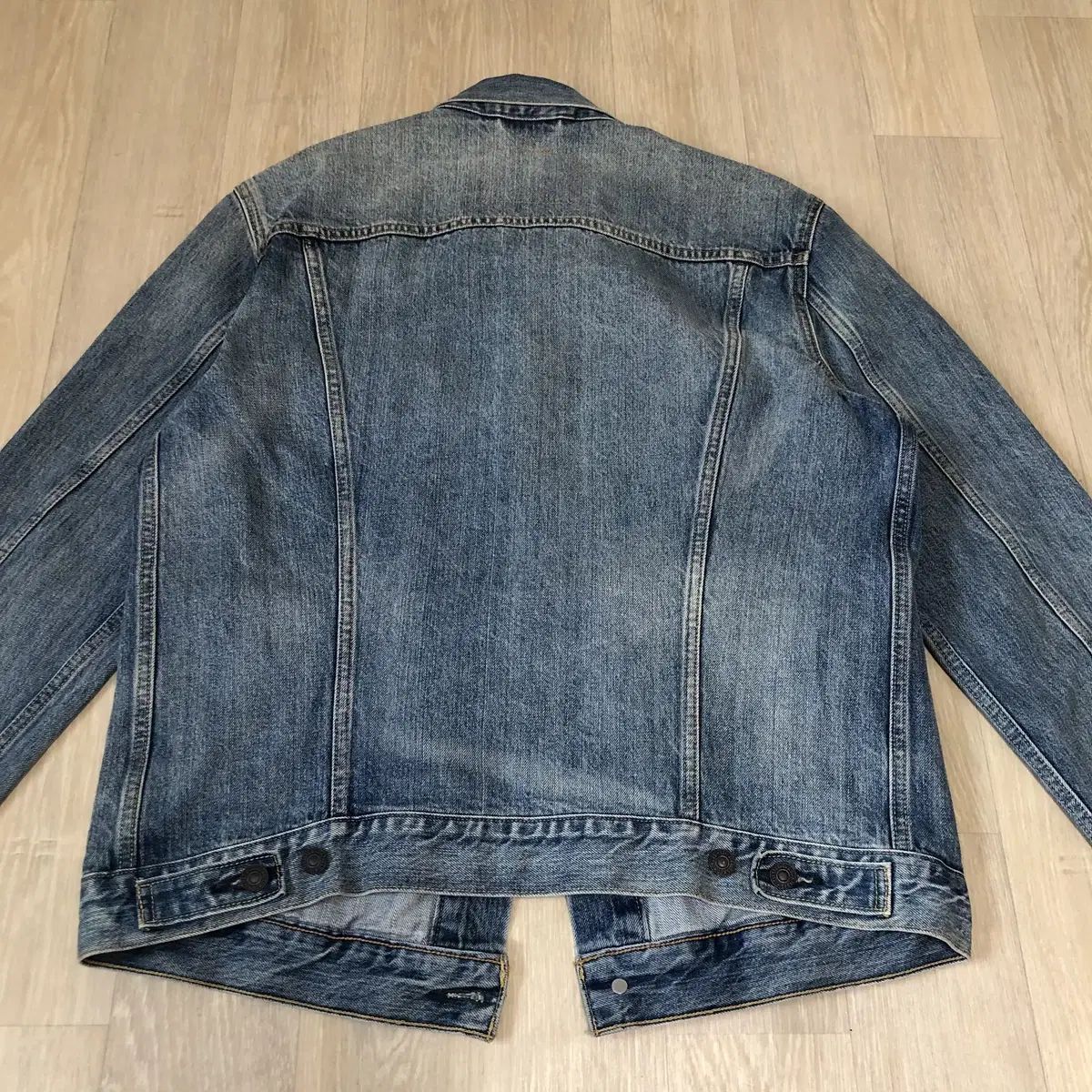 L) リーバイス Levi
