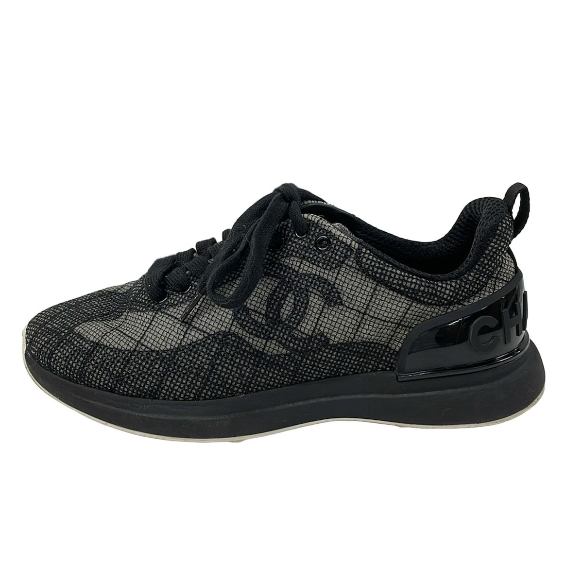 CHANEL(シャネル) スニーカー 36 1/2 レディース - G37129 黒×ライトグレー メッシュ/インソール取外し可