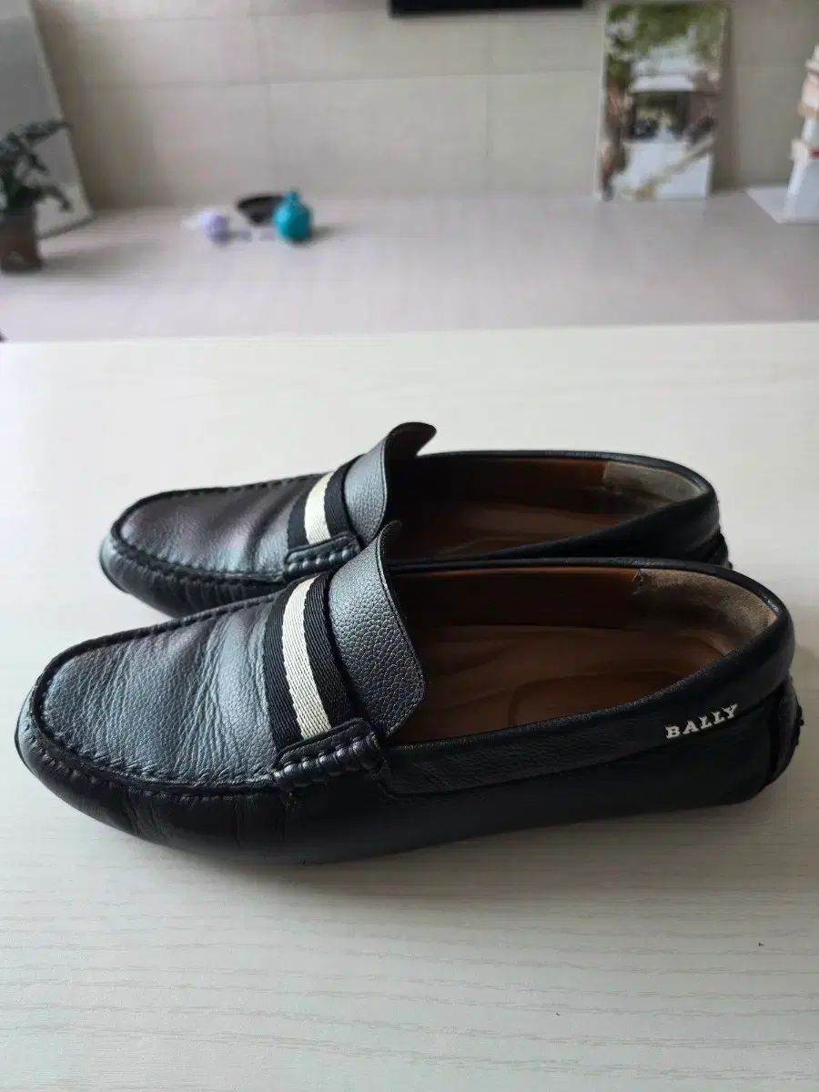バリー ピアス ドライビング ローファー 255