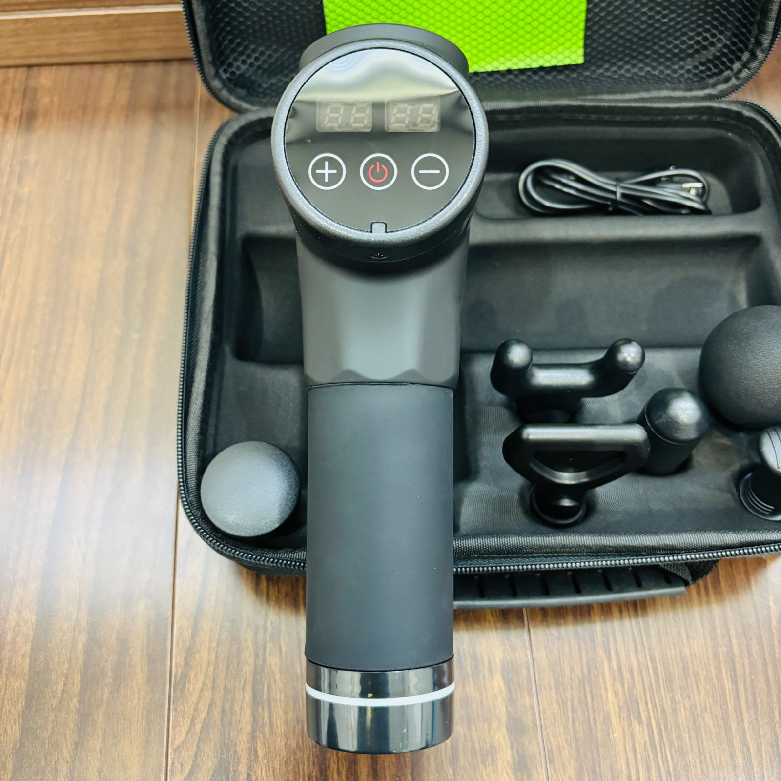 美品】筋膜マッサージガン グレー 6種ヘッド付 30段階調節 コードレス 