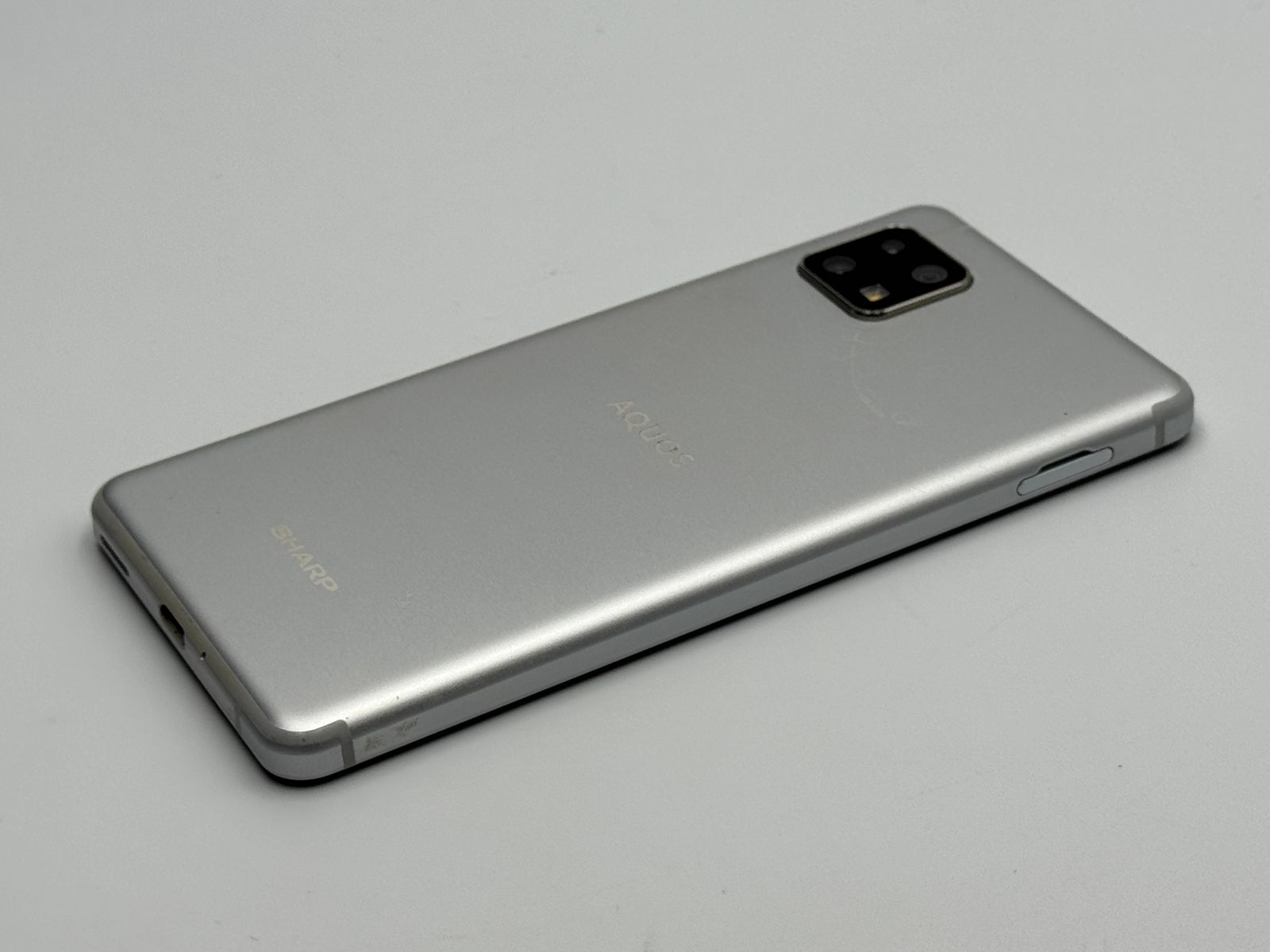 【中古C】AQUOS sense4 SH-M15 シルバー SIMフリー 白ロム