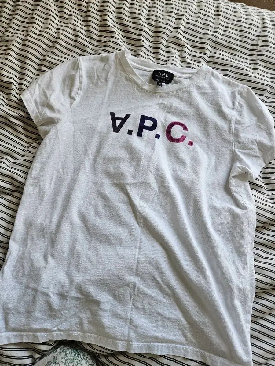 A P C 白 ロゴ 半袖 Tシャツ