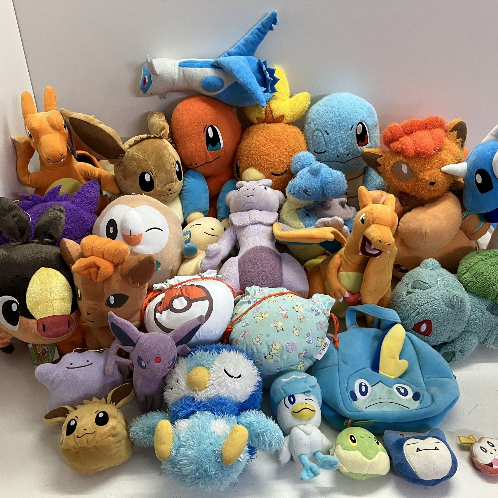 ◆ pokemon ポケモン 28点 まとめ商品 ぬいぐるみ 雑貨 エーフィ ラティオス ミュウツー ポカブ など ポケモンセンターあり 現状品