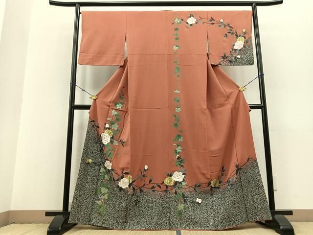 MO-00823 訪問着 貴和美 枝牡丹文 たたき染め 金彩 正絹 逸品 - メルカリ