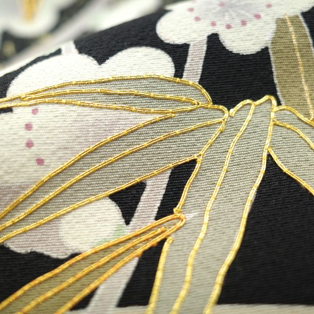 中古】 訪問着 着物 正絹 袷 手描き友禅 本加工 金駒刺繍 金彩 黒 菊 中古】 訪問着 着物 正絹 袷 手描き友禅 本加工 金駒刺繍 金彩 黒 菊