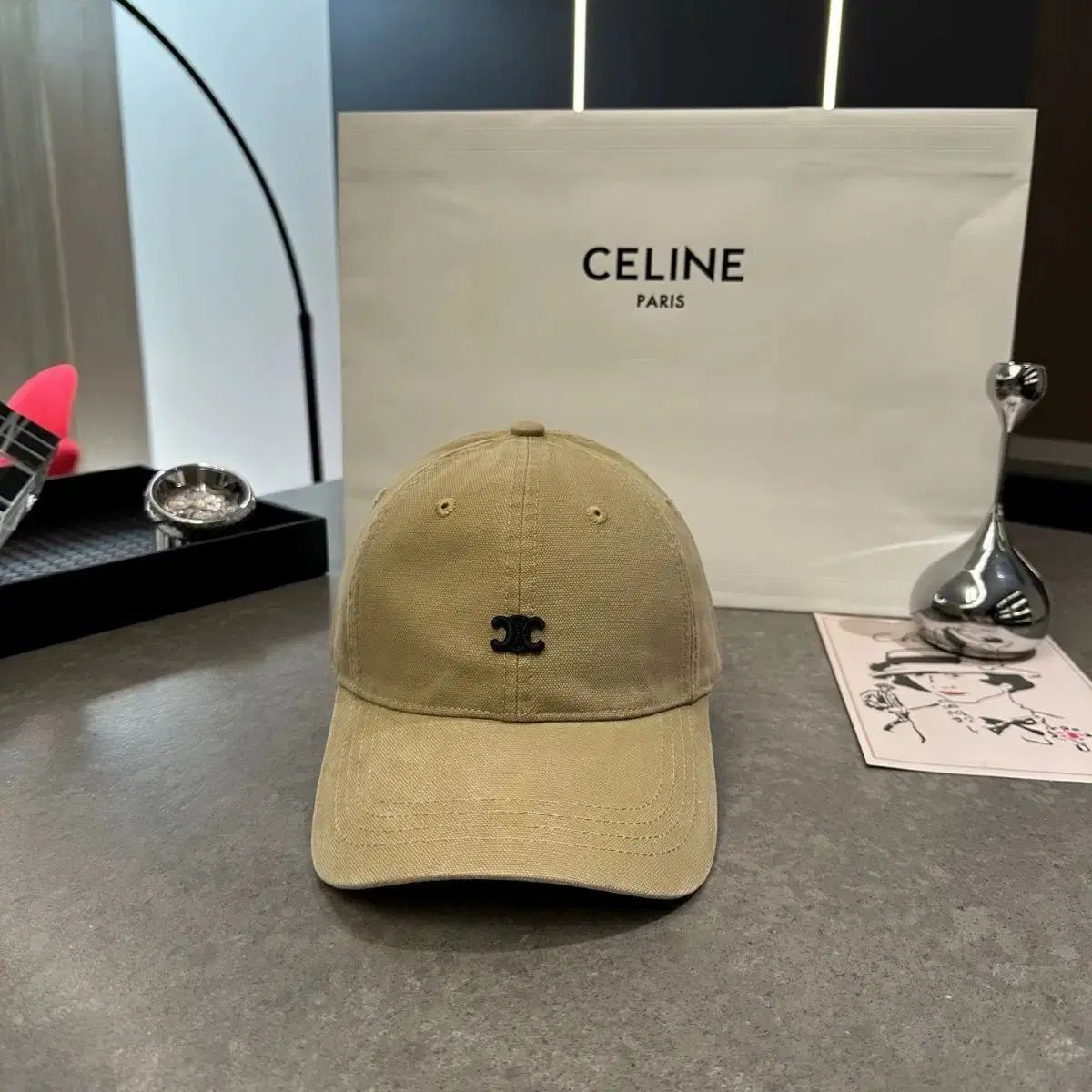 Celine セリーヌ トリオンフ ベースボールキャップ ベージュ