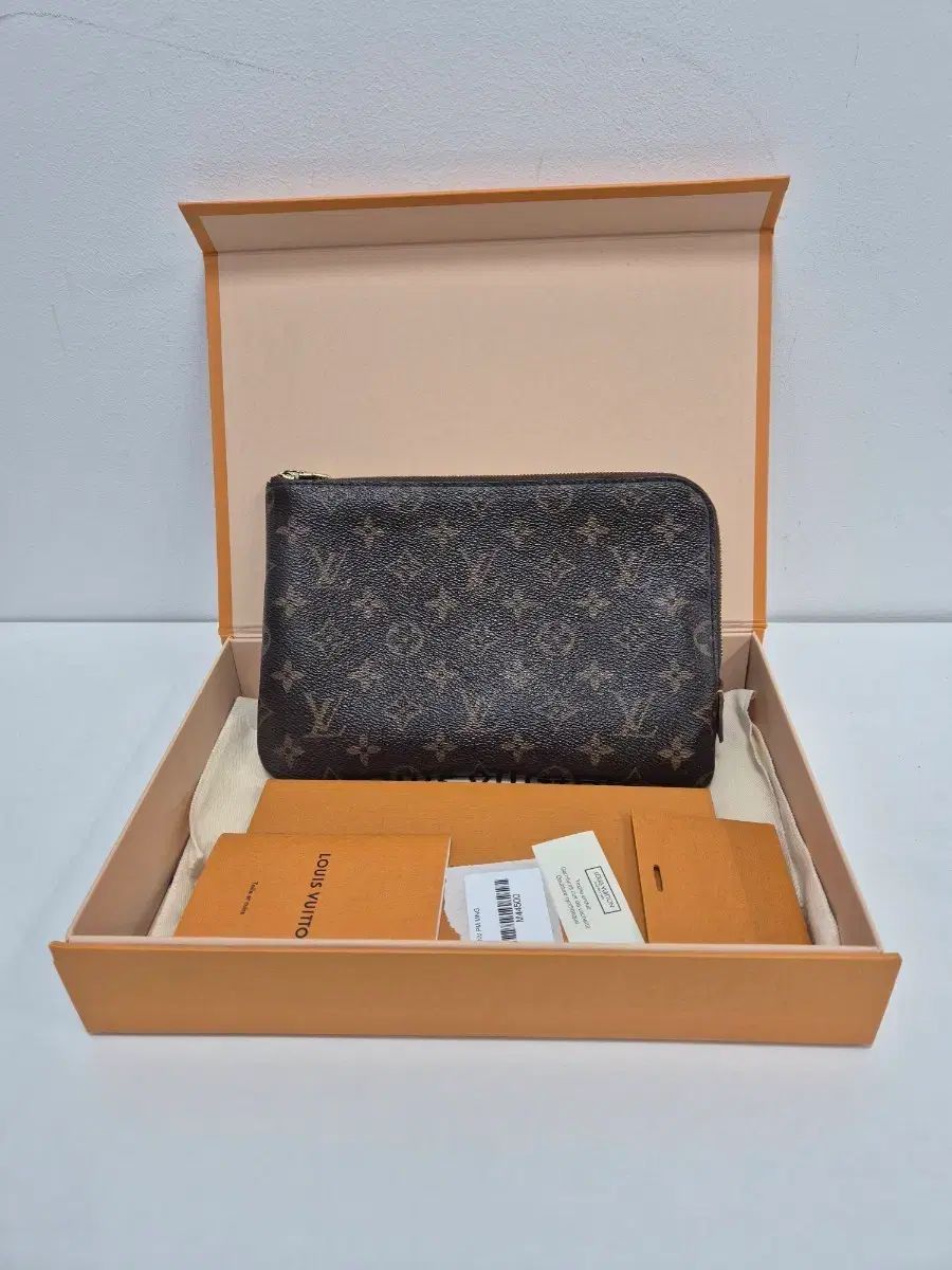 Louis Vuitton エティ・ボヤージュ PM M44500