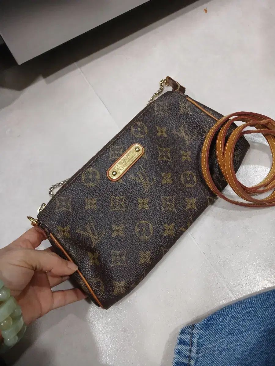 正規品 ルイヴィトン エヴァクラッチ