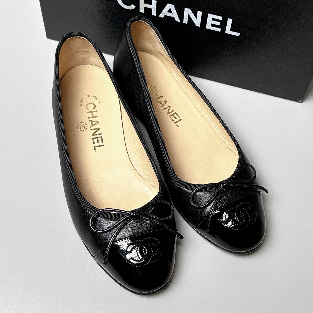 CHANEL / バレリーナ 37 ブラック フラットシューズ ココマーク CHANEL / バレリーナ 37 ブラック フラットシューズ ココマーク - メルカリ