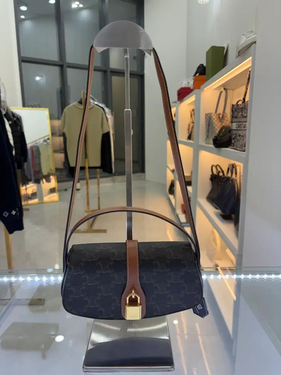 正規品 セリーヌ タブ バッグ