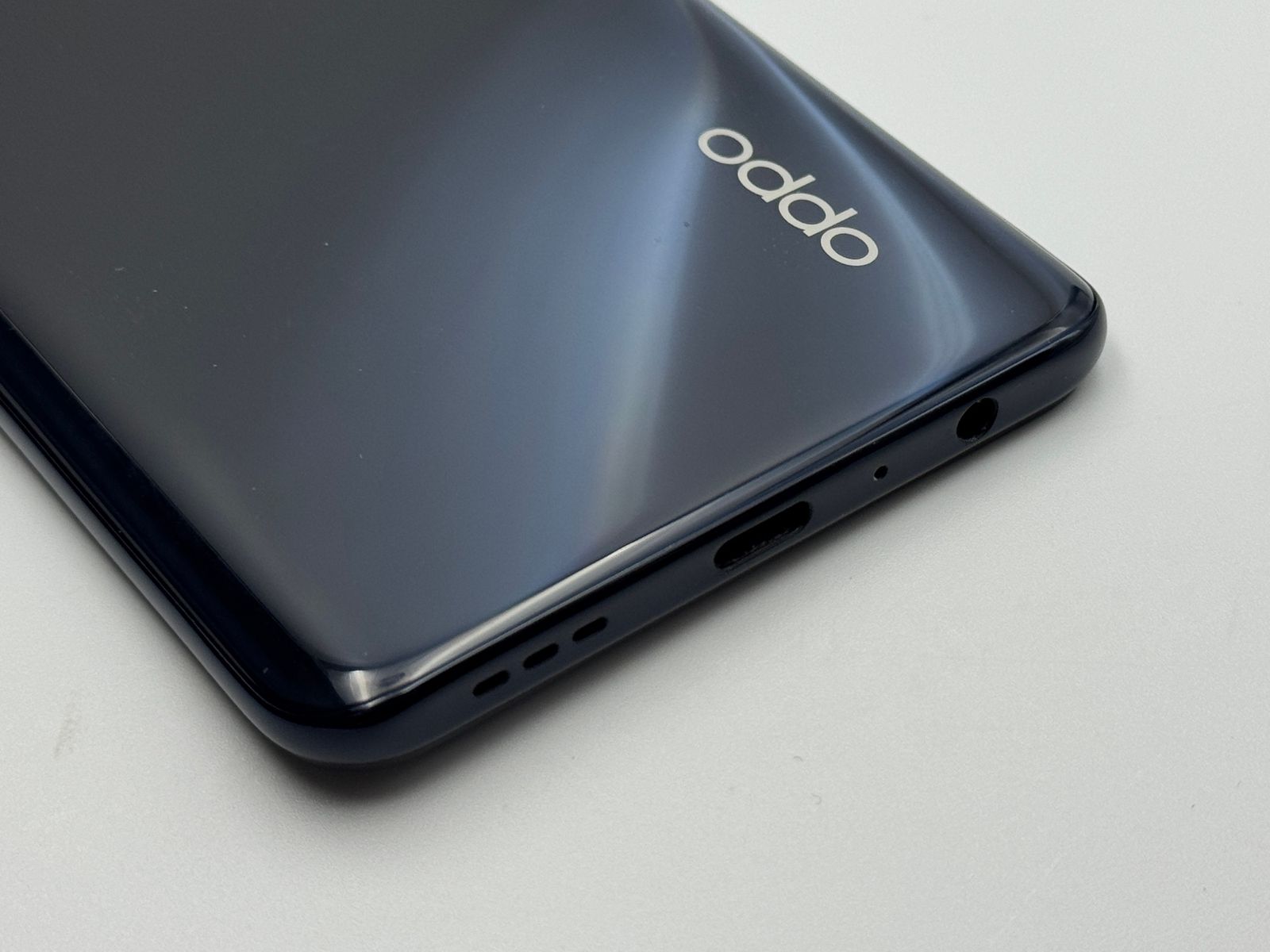 B】OPPO Reno3 A CPH2013 ブラック SIMフリー 白ロム