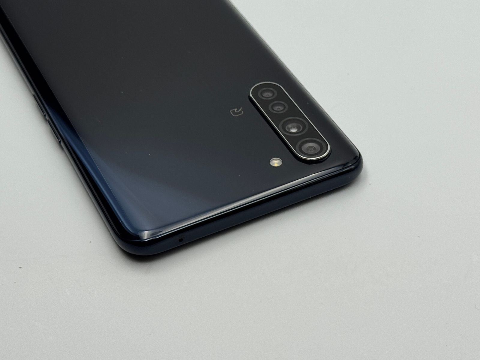 B】OPPO Reno3 A CPH2013 ブラック SIMフリー 白ロム