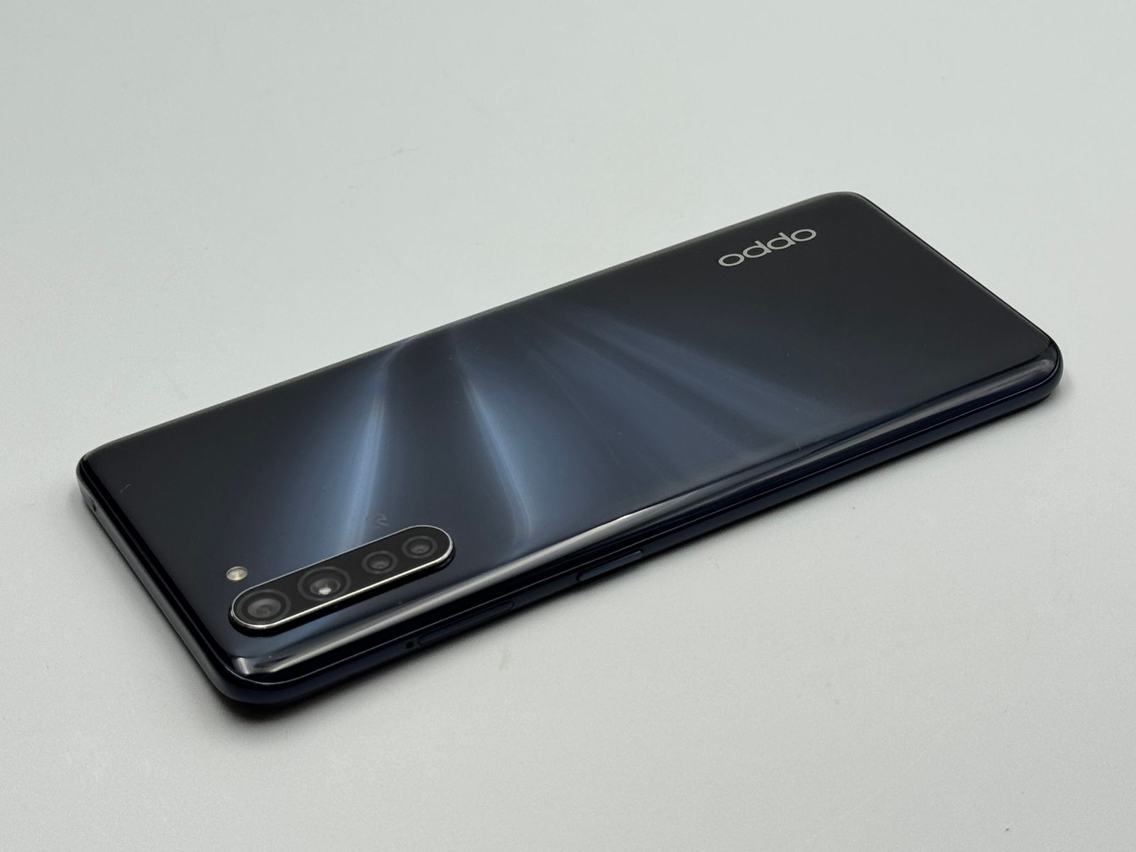 B】OPPO Reno3 A CPH2013 ブラック SIMフリー 白ロム