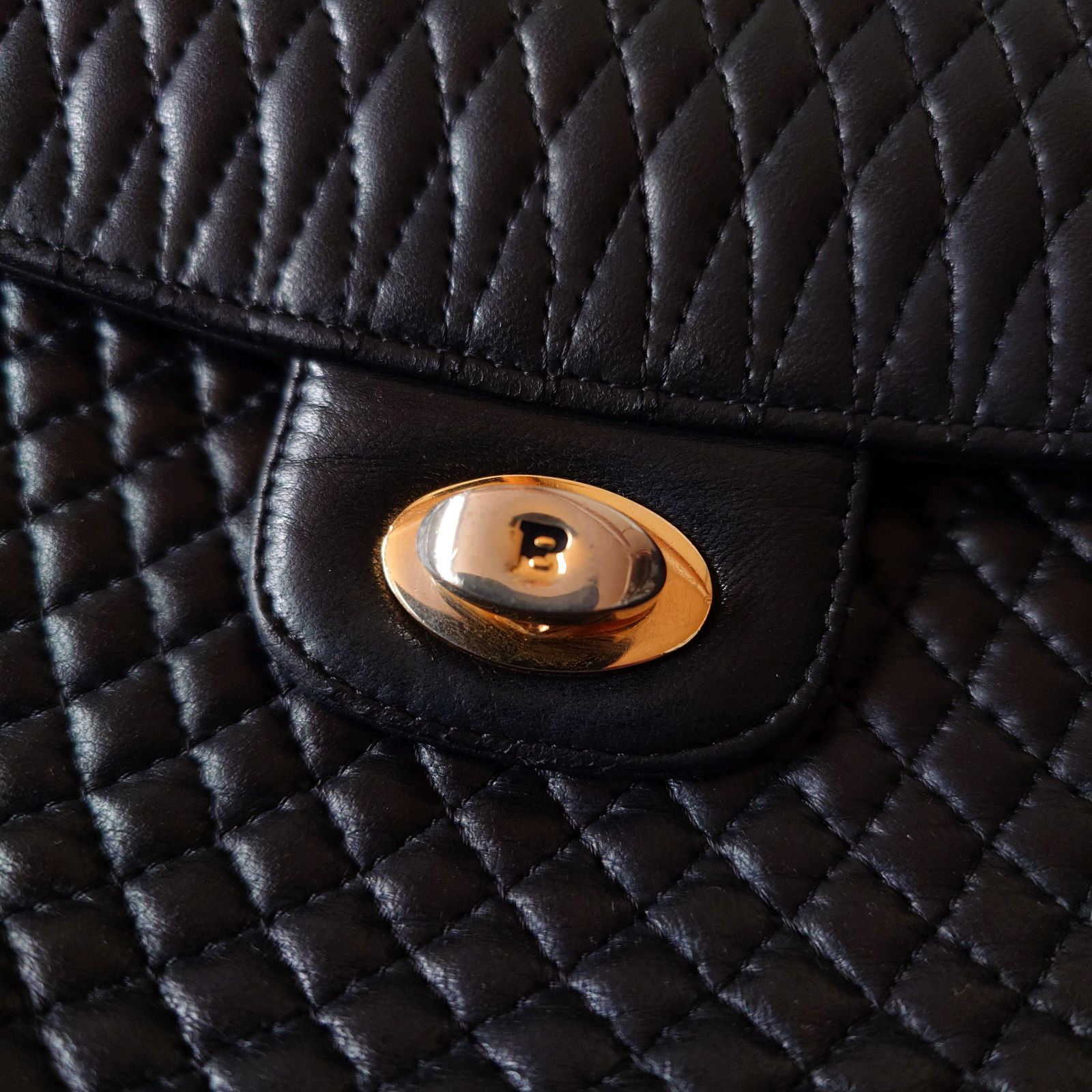 バリー Bally キルティング ターンロック ゴールド チェーン 