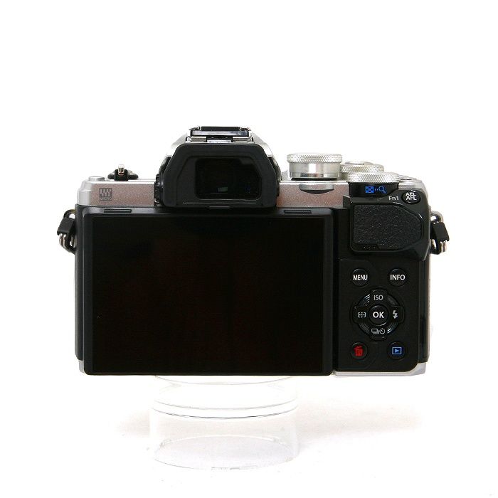 中古】(オリンパス) OLYMPUS OM-D E-M10 MARK3 ボデイ シルバー - メルカリ