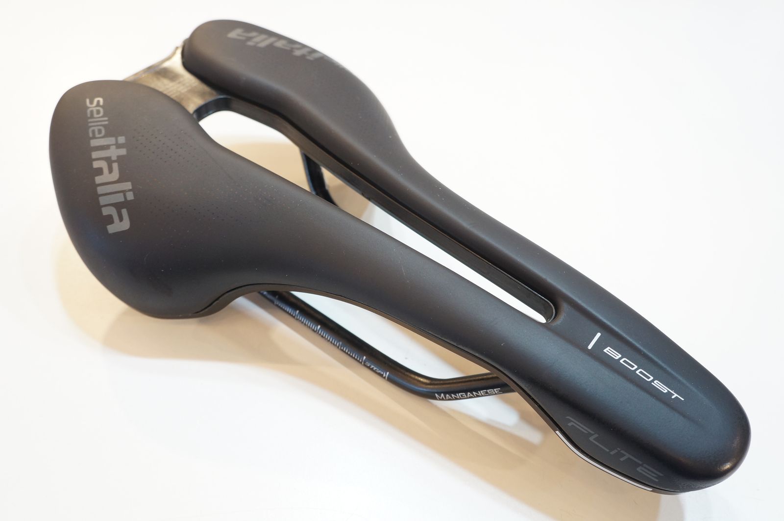 SELLE ITALIA 「セライタリア」 FLITE BOOST サドル / バイチャリ浦和ベース