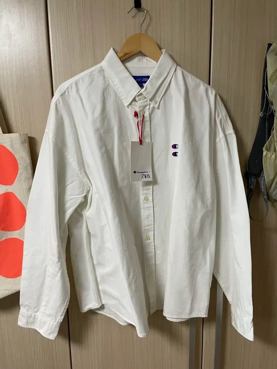 L ザラ X チャンピオン オックスフォード シャツ 白 (新品)
