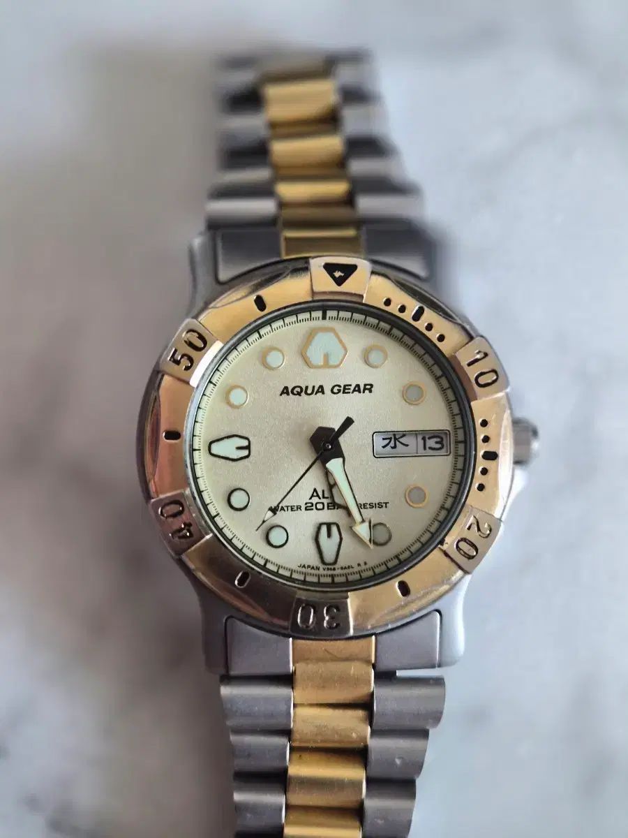 SEIKO ALBA ダイバーズウォッチ 出品