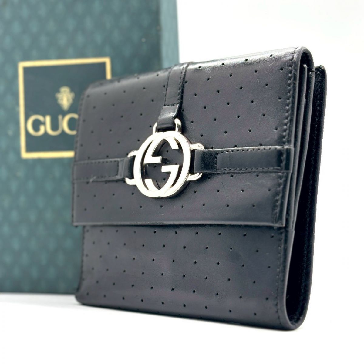 【黒で整う美意識】　GUCCI　二つ折り財布 パンチング インターロッキング レザー Wホック シルバー金具 10カード オールドグッチ　黒