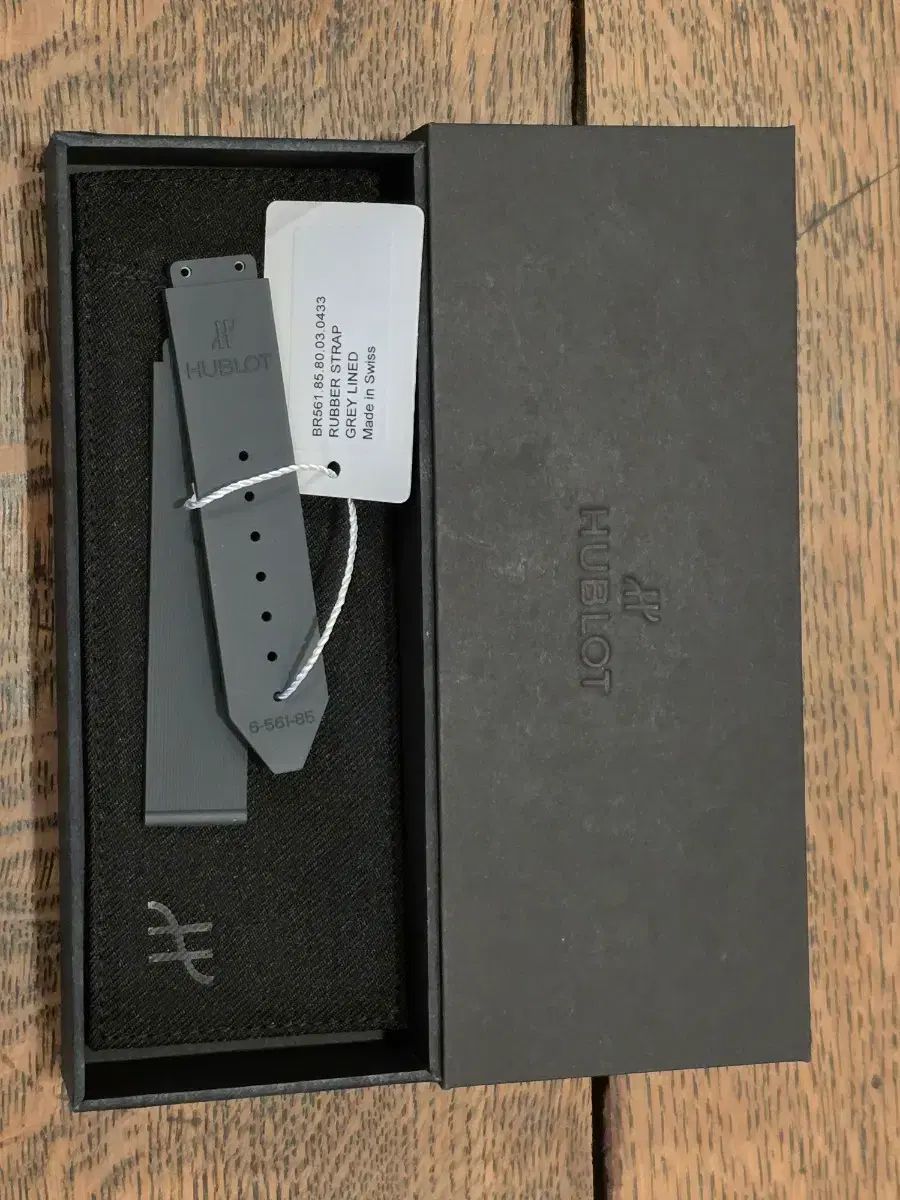 新品)) HUBLOT ウブロ Classic Fusion 38mm ラバー ストラップ (グレー)