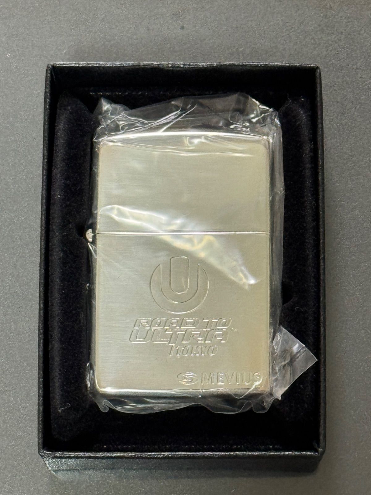 zippo MEVIUS RODO TO ULTRA TOKYO 限定品 メビウス シルバー 2013年製 前面刻印 silver シルバー デットストック ケース 保証書