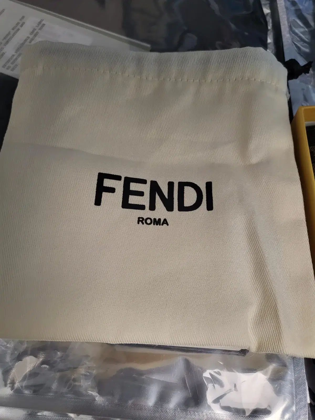 新品) FENDI フェンディ FF ジャカード ユニセックス カードウォレット 