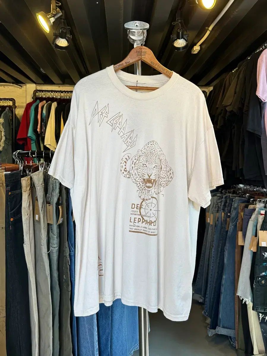 105 デフ・レパード Def Leppard ロックバンド プリンティング Tシャツ エクリュ