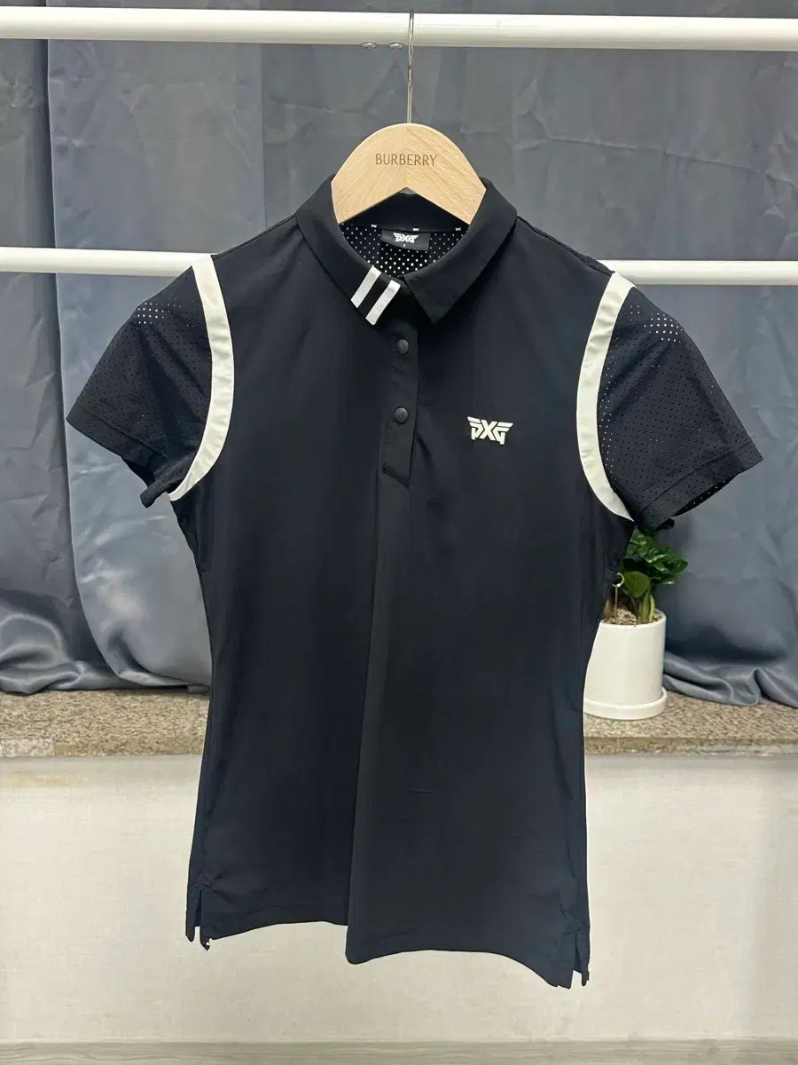 PxG 正規品 / レディース 85-90 / ゴルフ SWING ブラック 半袖