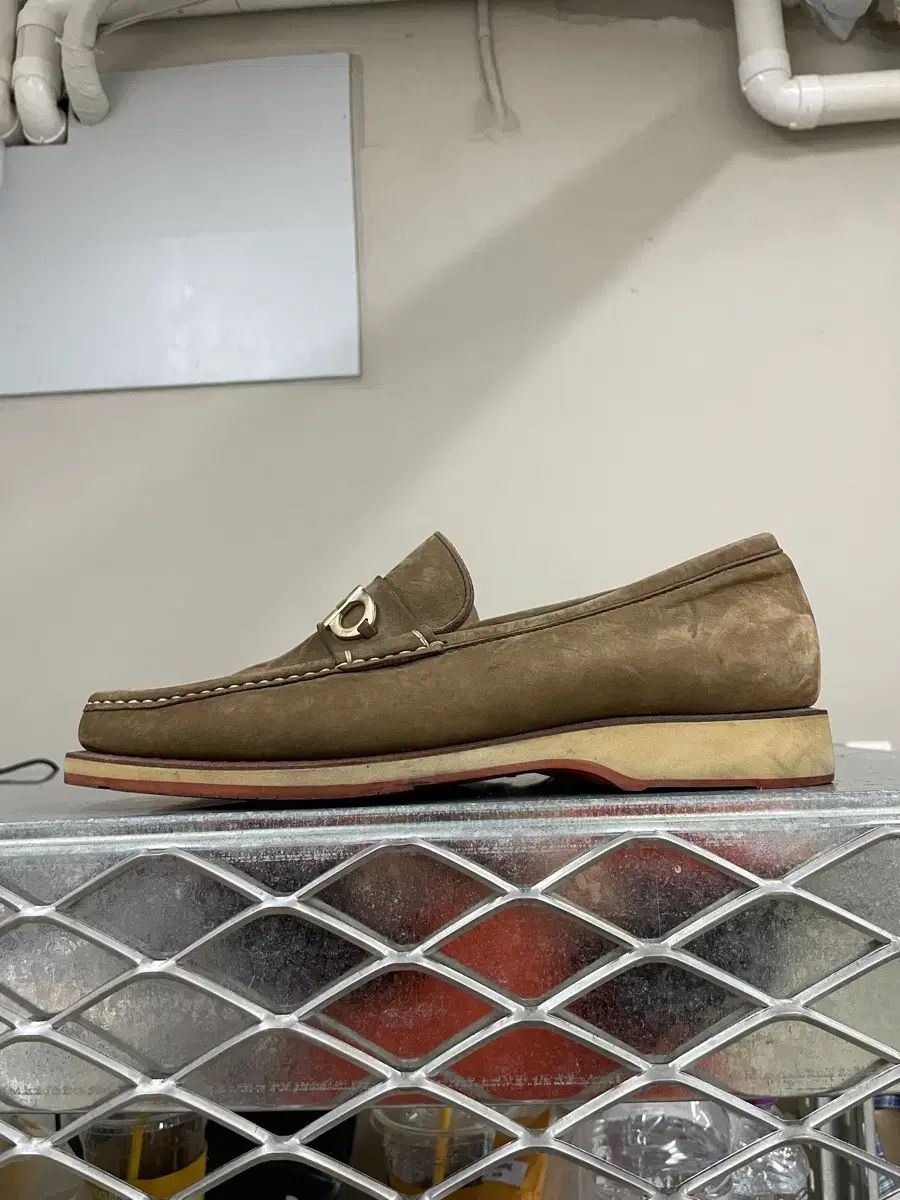 FERRAGAMO フェラガモ スウェード ローファー 9 (gr-4882)