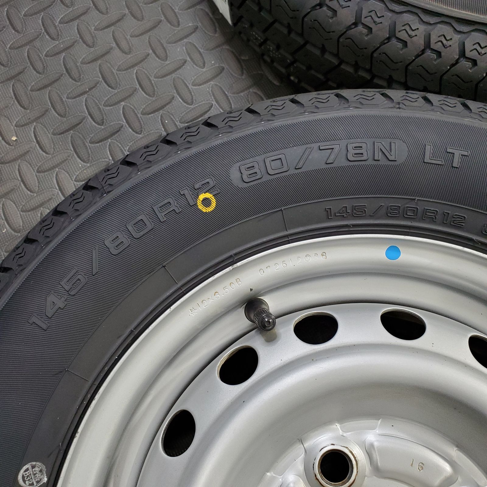 26年製 新品タイヤ 145/80R12 80/78N LT ヨコハマ スーパーバン356(夏