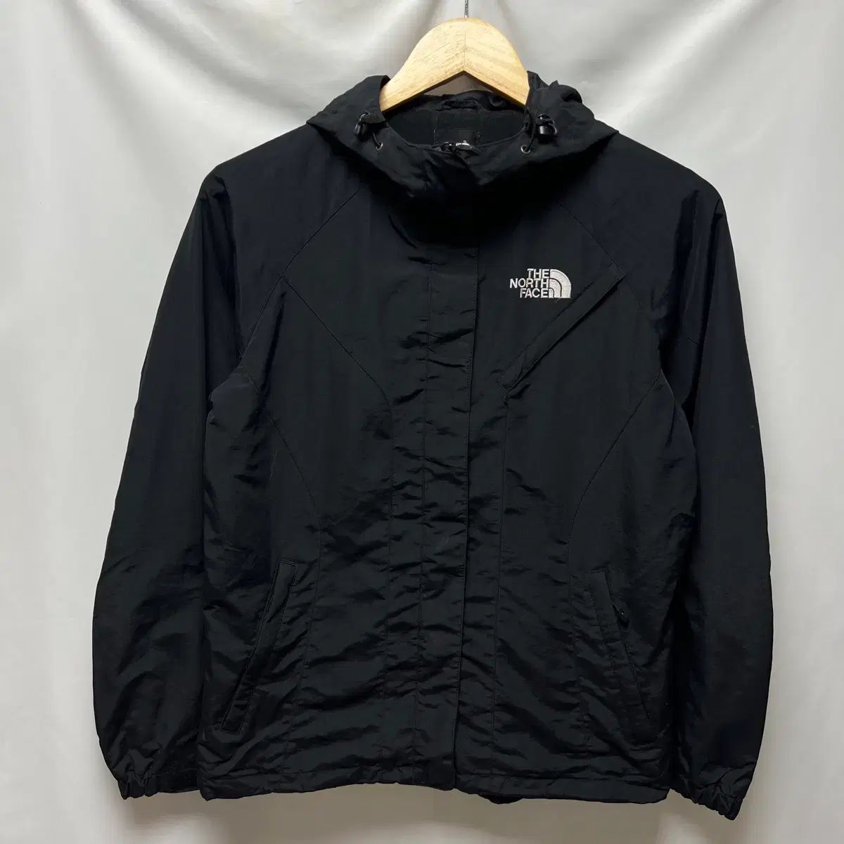 正規品/ウィメンズM THE NORTH FACE ザノースフェイス ブラック レディース用 ウィンドブレーカー