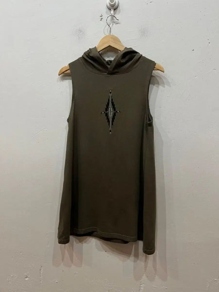 日本 ヴィンテージ ナバホ フード ノースリーブ Tシャツ