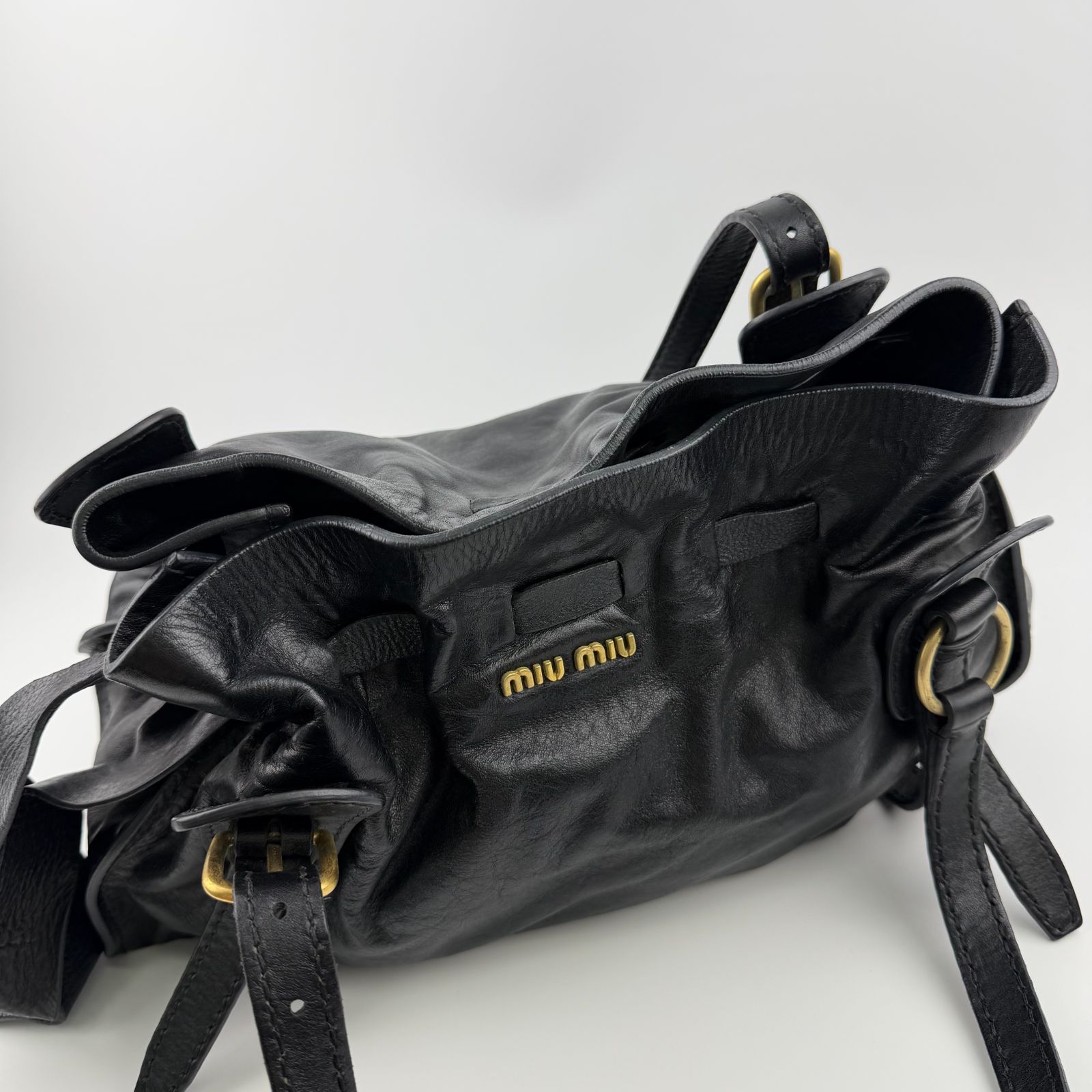中古】MIU MIU ミュウミュウ ショルダーバッグ ブラック レザー 