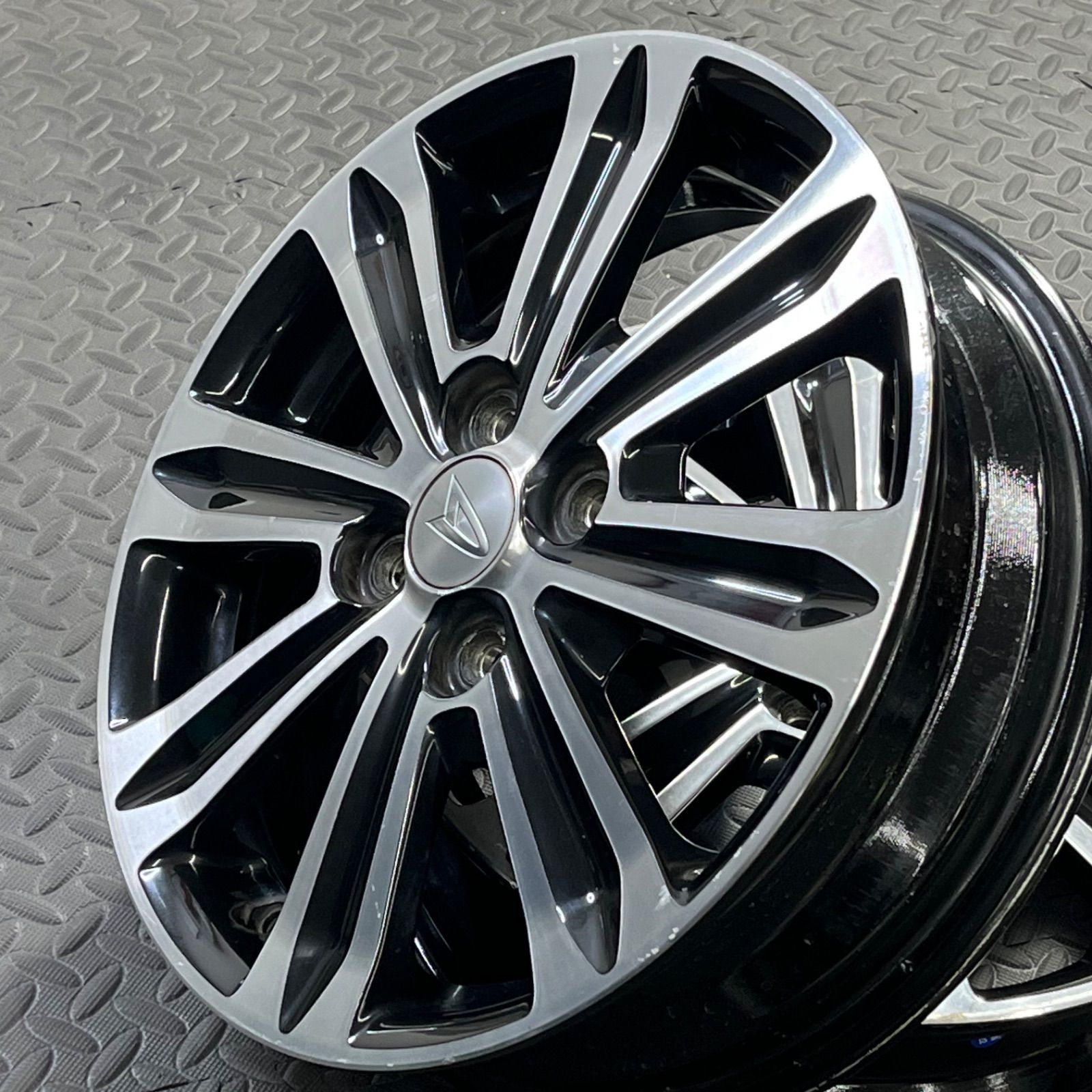 ダイハツ純正アルミ 15×4.5J+45 PCD100/4H タント ムーヴ ウェイク キャスト 4本【1540W】