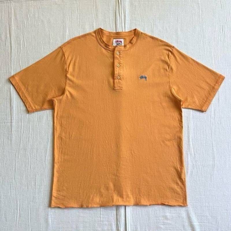 希少　archive　アーカイブ古着　STUSSY WIZARD OF WAVEZ　ステューシー　ヘンリーネック　半袖コットンTシャツ　ワンポイント・ストックロゴ刺繍　オレンジ　L　Y2K　ストリート　henry neck stock logo T-shirt