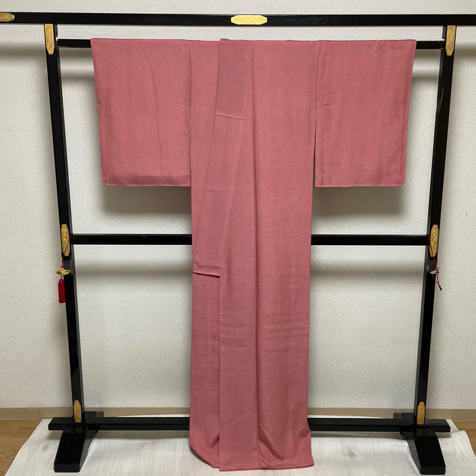 江戸小紋 鮫小紋 裄66.5 上品な赤 着物 正絹 X-1792 - メルカリ